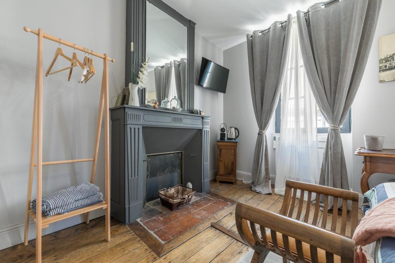 Le Logis D'Augustin Bed & Breakfast Mont-de-Marsan Bagian luar foto