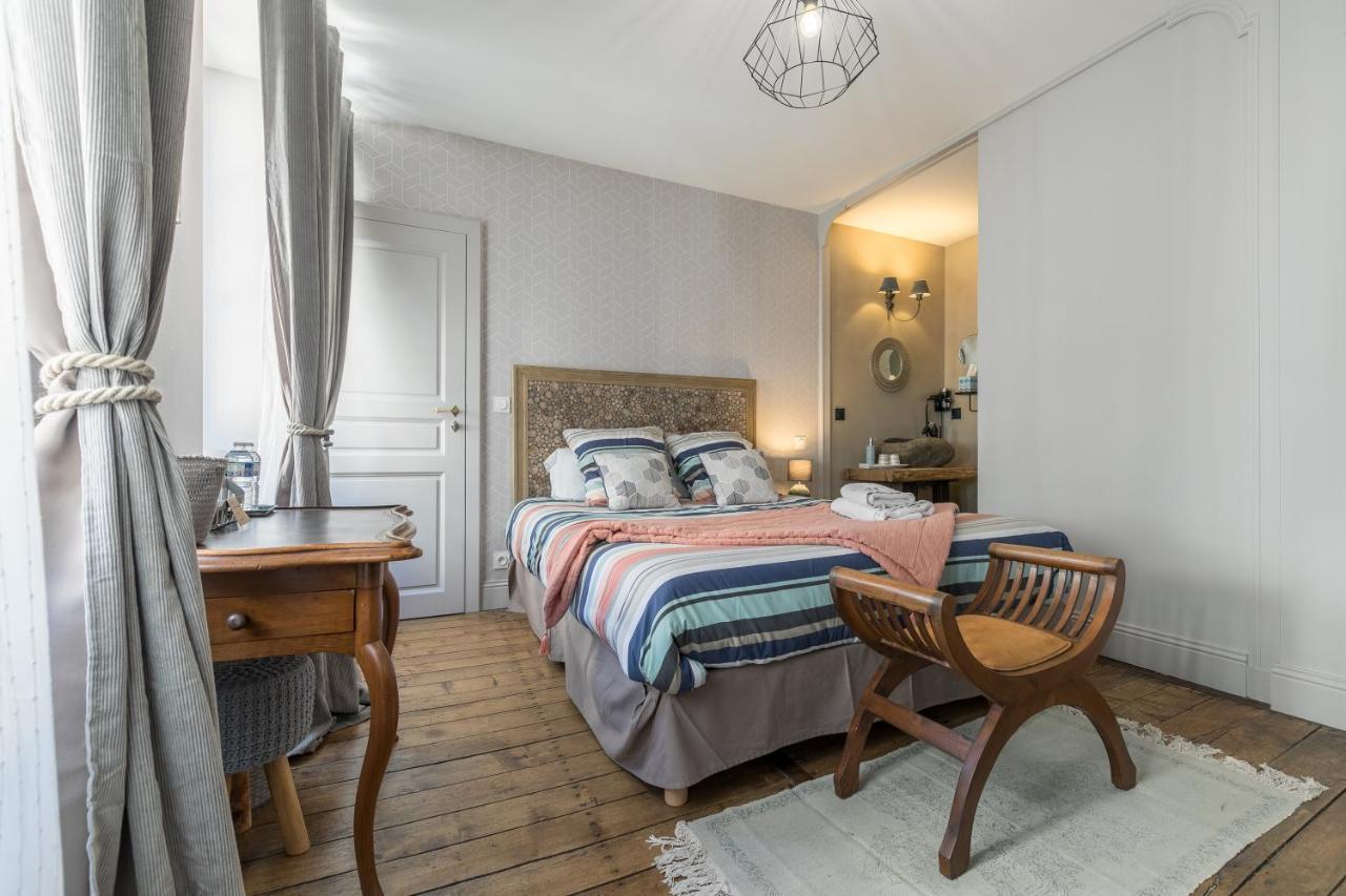 Le Logis D'Augustin Bed & Breakfast Mont-de-Marsan Bagian luar foto